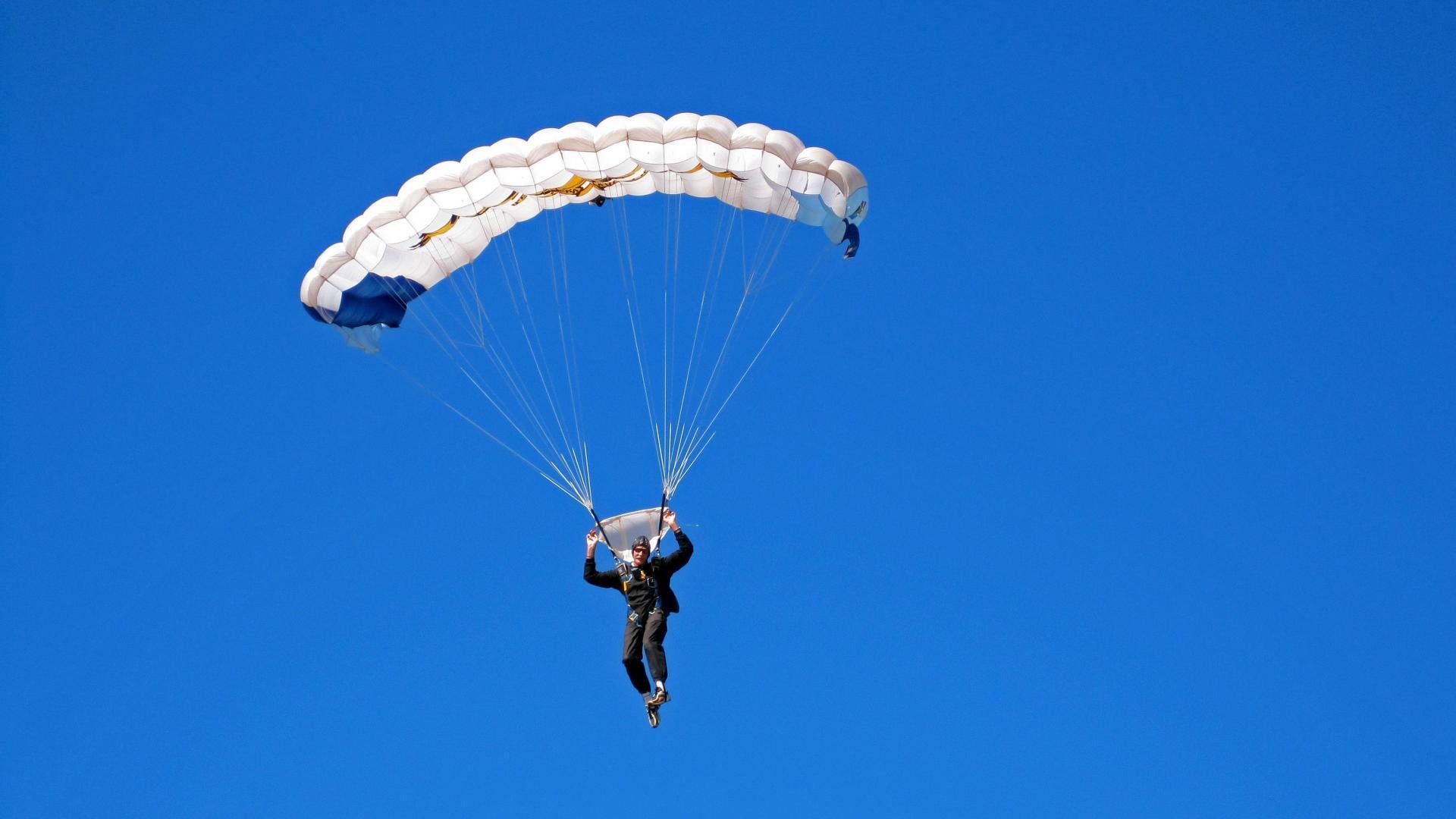霍勒迪运筹帷幄带领雄鹿完成逆转，霍勒迪进攻